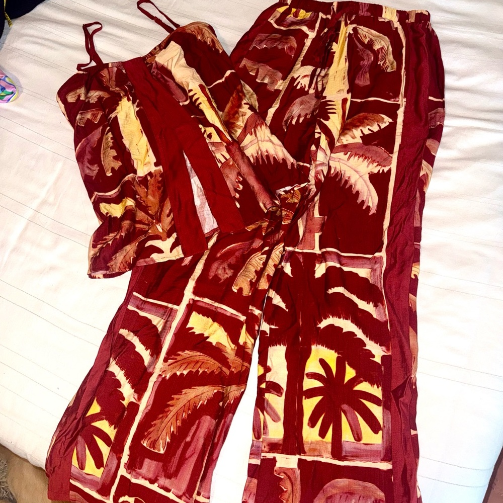 Tropical Red Wide-Leg pants and top set with Palm Print - Picture 4 of 6